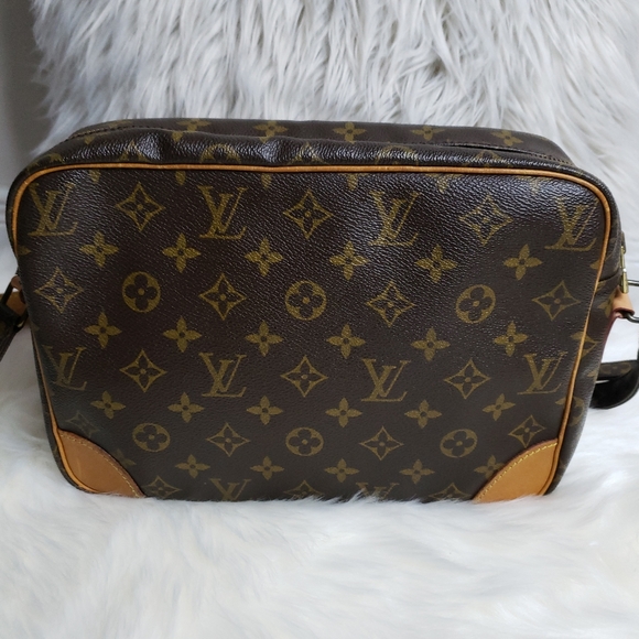 Louis Vuitton Nile 28 - Picture 2 of 7